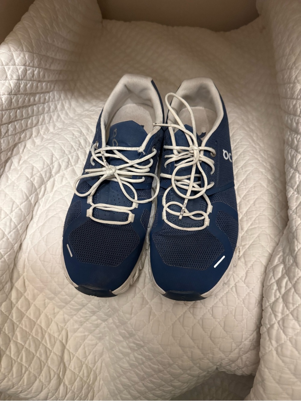 On Running Women’s Blue & White Lightweight Sneakers